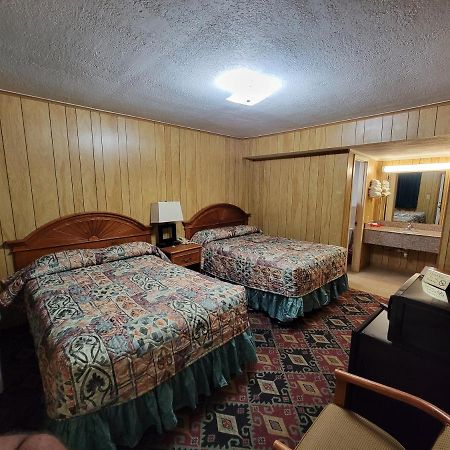 Eddy'S Motel Pleasanton Esterno foto