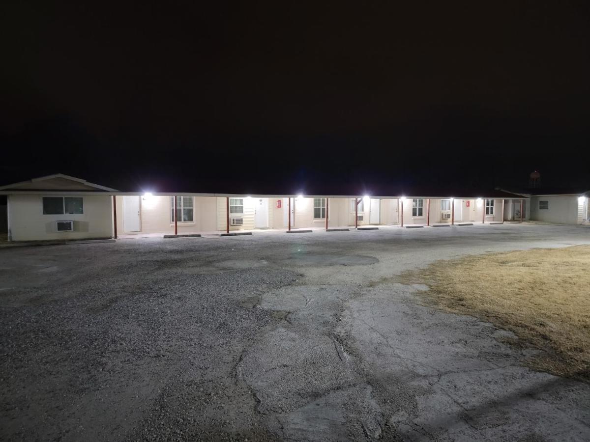 Eddy'S Motel Pleasanton Esterno foto